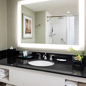 Executive One-Bedroom Corner Suite